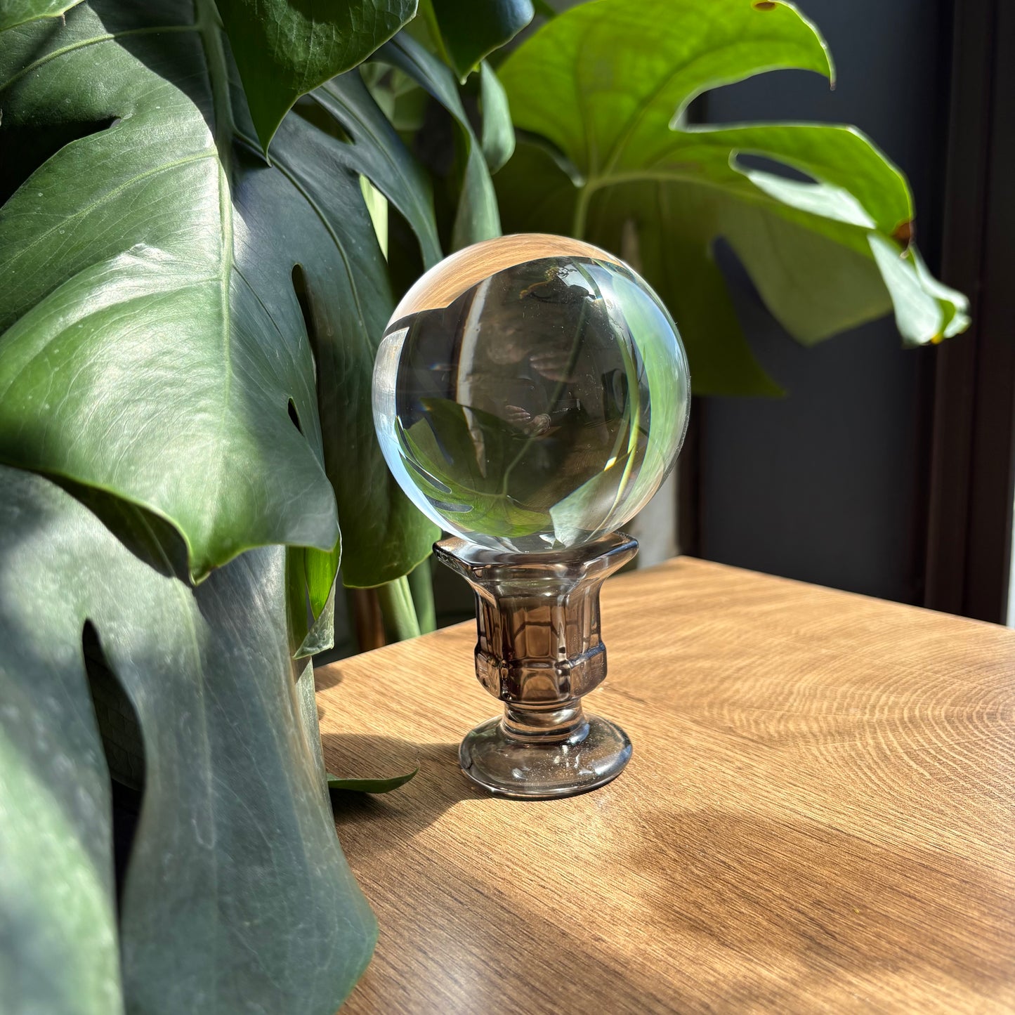 sm glass sphere stand (black)